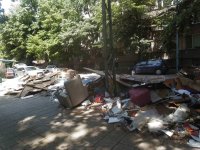 снимка 4 60 тона отпадъци събраха от ул. „Младежка“ в Пловдив