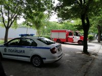 снимка 5 Газова бутилка гръмна в апартамент в Пловдив, има пострадала жена (Снимки)