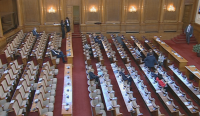 Депутатите разглеждат на първо четене намаляването на ДДС за ресторанти и за книги с 9%