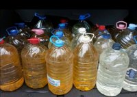 Полицията в Хисаря иззе 70 литра алкохол от пътуващ търговец