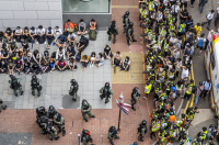 Китайският парламент прие спорен закон за националната сигурност на Хонконг