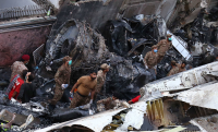 Оцелял от самолетната катастрофа в Пакистан: Виждах само огън и дим