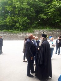 снимка 4 Премиерът в Рилския манастир. На четири очи говори с Дядо Евлогий
