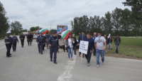 Протест срещу свинеферма в Дунавци