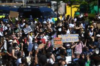 Ожесточават се протестите срещу полицейското насилие в САЩ
