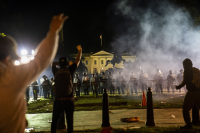 Не стихват протестите в САЩ след смъртта на Джордж Флойд
