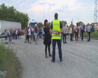 Жители на Мартен блокираха пътя Русе - Силистра заради колоните от тирове