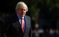 Повечето британци искат да бъде намалена заплатата на премиера Борис Джонсън