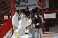 В Турция от понеделник: глоби от 900 лири за хора без маски