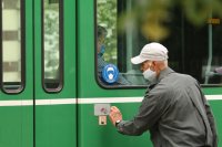 За половин час – трима глобени без маски в градския транспорт на София