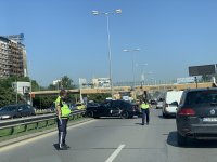 Тежка катастрофа с автобус блокира "Цариградско шосе"