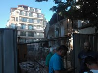 снимка 4 Част от двуетажна къща в Пловдив рухна след изкопни работи за нов строеж