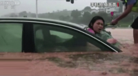 Рекордни наводнения в Китай: 140 литра вода на кв.м. за два часа