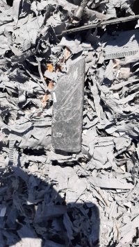снимка 5 Вижте кадри от откритите опасни отпадъци край Червен бряг
