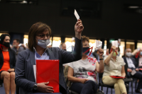 Корнелия Нинова: Партията подкрепя и участва в мирните протести