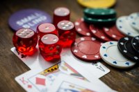 НАП поема контрола над хазарта