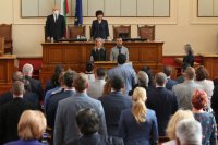 Двама нови депутати се заклеха в парламента