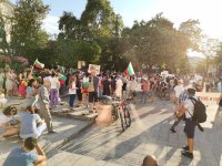 За поредна вечер граждански протести в Пловдив и в други градове