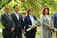 снимка 4 С митинг-поклонение почетоха паметта на Вапцаров в София