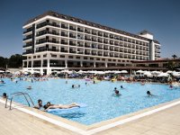 Турция няма да затваря хотели при случай на COVID-19