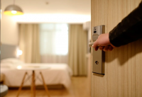 Министър Николова: Хотелите по Черноморието спазват санитарните мерки