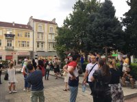снимка 4 Протестно шествие под надслов "Не на диктатурата" в Пловдив