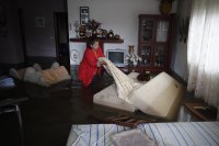 снимка 4 Пет жертви на наводнения в Гърция, евакуират хора с лодки и хеликоптери