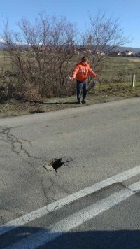 снимка 4 АПИ: Не се ремонтират здрави пътища. Обновяването на Подбалканския път и трасето за Кръстова гора е необходимо