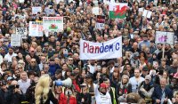 Хиляди протестират в Лондон срещу ограниченията заради COVID-19