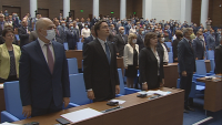 Първо заседание на парламента след ваканцията, протест посрещна депутатите