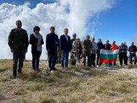 снимка 4 Цвета Караянчева почете на връх Каймакчалан паметта на загиналите български воини