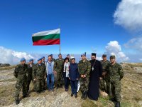 снимка 5 Цвета Караянчева почете на връх Каймакчалан паметта на загиналите български воини