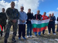 снимка 2 Цвета Караянчева почете на връх Каймакчалан паметта на загиналите български воини