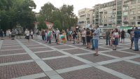 снимка 1 Поредна вечер протести в Пловдив и Велико Търново