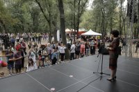 снимка 3 Цвета Караянчева откри фолклорния събор в пловдивския парк "Лаута"