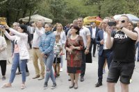 снимка 5 Цвета Караянчева откри фолклорния събор в пловдивския парк "Лаута"