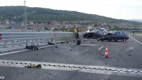 Два автомобила се удариха на АМ "Струма" край Благоевград