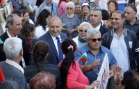 Радев коментира призива на Каракачанов за помирение между президент и правителство