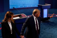 снимка 5 Първият дебат Тръмп - Байдън: Остри реплики, обиди и престрелки с водещия (СНИМКИ)