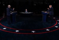 снимка 14 Първият дебат Тръмп - Байдън: Остри реплики, обиди и престрелки с водещия (СНИМКИ)