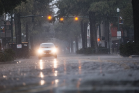 Ураганът Делта достигна Луизиана