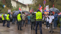 Арменци се събраха на мирна демонстрация пред посолството на Азербайджан
