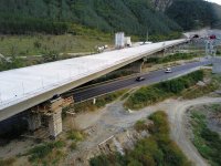 В заключителен етап е строежът на платното за София на виадукта при тунел "Железница" на АМ "Струма"