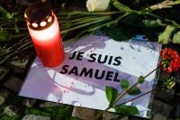 Убитият френски учител получава Ордена на Почетния легион