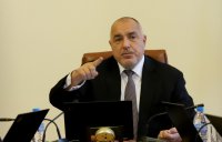 Премиерът се появи за първи път, след като стана ясно, че е с COVID-19