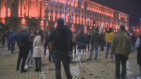 Протести в София: Недоволни продължават да се събират между НС и МС