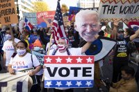 Байдън продължава да води пред Тръмп в изборната надпревара за Белия дом