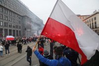 снимка 9 Сблъсъци между крайнодесни и полиция във Варшава, има ранени