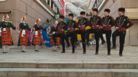 В Пловдив откриха фестивала "Дефиле на младото вино"