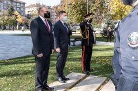снимка 5 Ръководството на МВР се поклони пред паметта на загиналите български полицаи